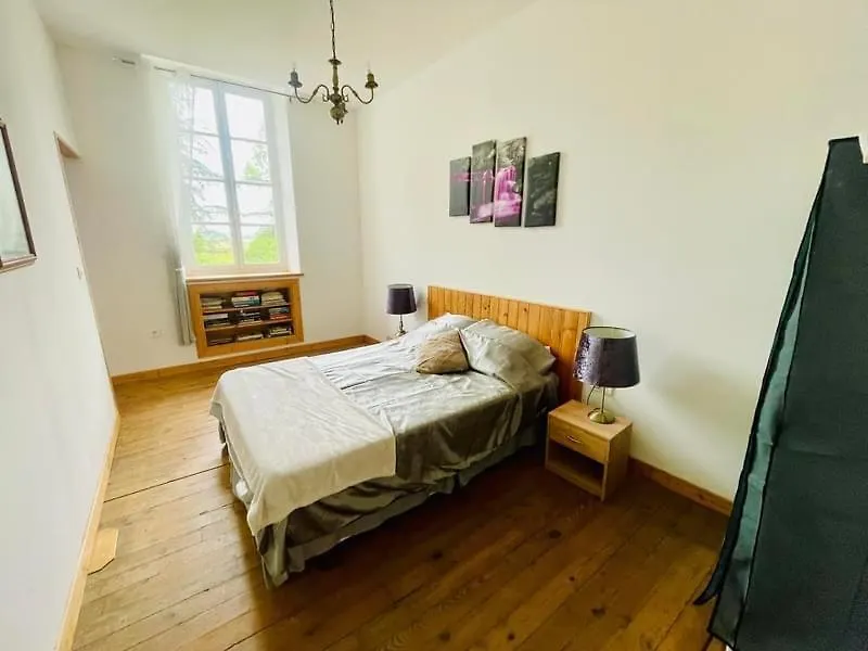 Grand Gite Bidallon Saint-Michel  Apartment